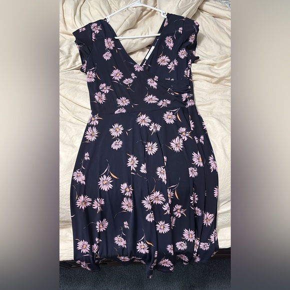 NWOT Kaleigh Floral navy and Pink Women's Dress size medium from Stitch Fix - Picture 1 of 1